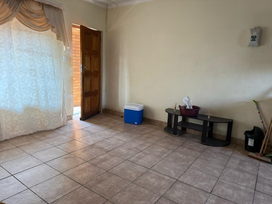 2 Bedroom Property for Sale in Rustenburg Central North West